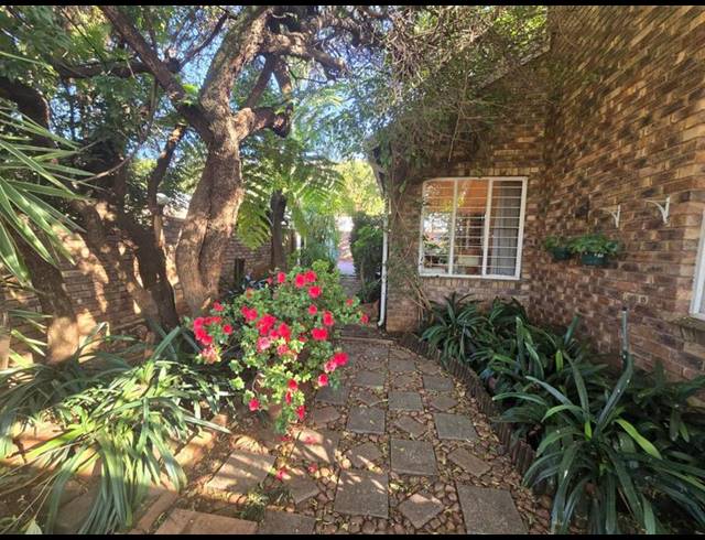 3 BEDROOM HOUSE FOR SALE IN MAGALIESKRUIN